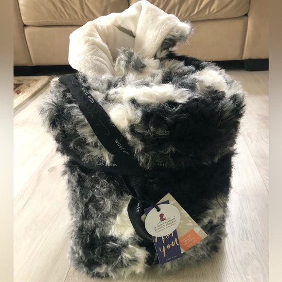 NWT West Elm Faux Fur Shearling Throw Blanket - Picture 10 of 16